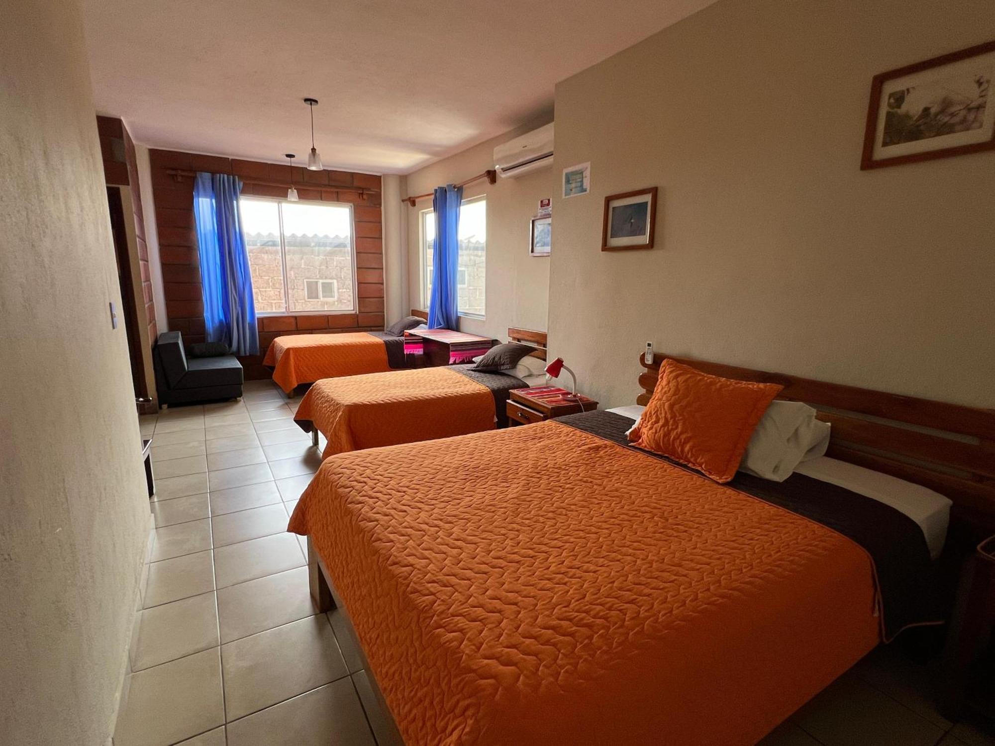 Hostal Cattleya Puerto Baquerizo Moreno Zewnętrze zdjęcie