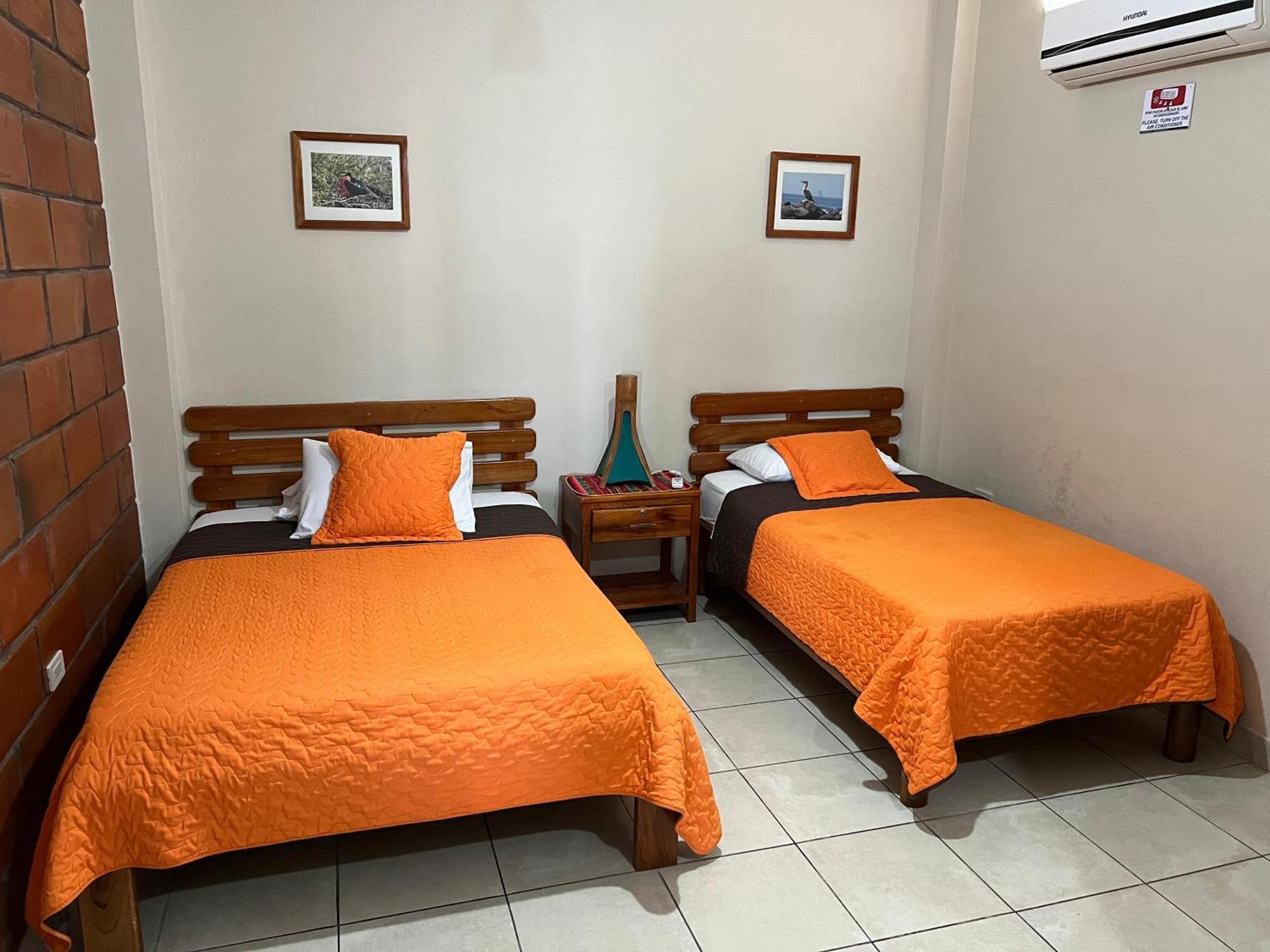 Hostal Cattleya Puerto Baquerizo Moreno Pokój zdjęcie