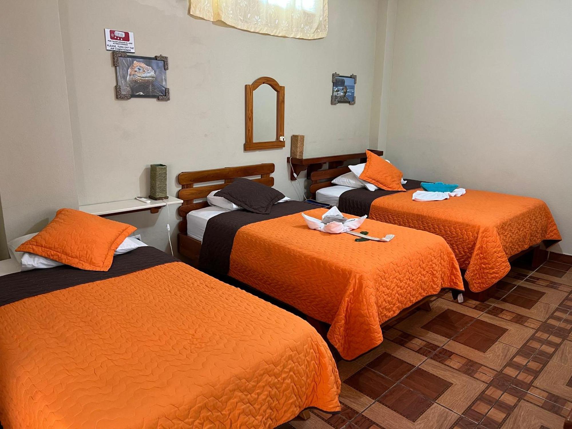 Hostal Cattleya Puerto Baquerizo Moreno Zewnętrze zdjęcie
