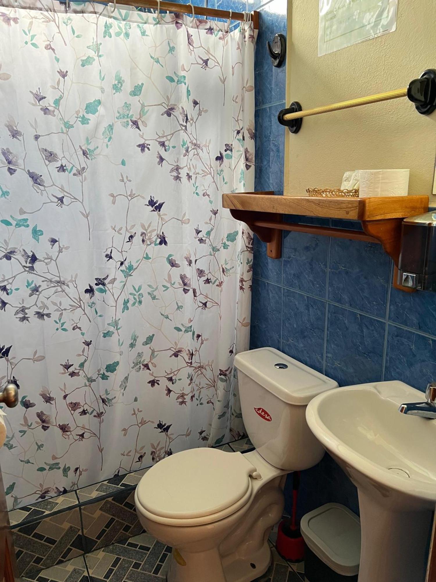 Hostal Cattleya Puerto Baquerizo Moreno Zewnętrze zdjęcie