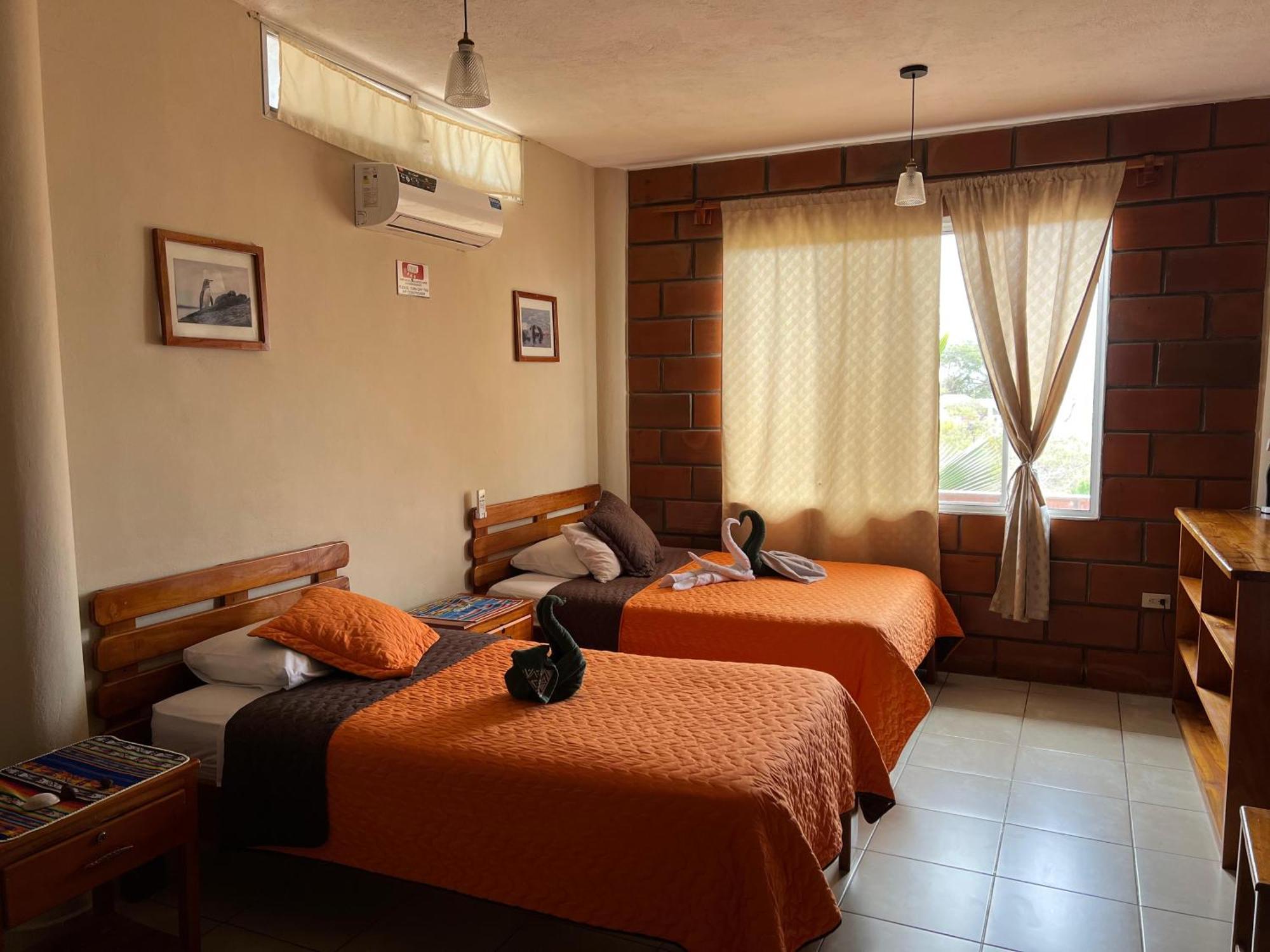 Hostal Cattleya Puerto Baquerizo Moreno Zewnętrze zdjęcie