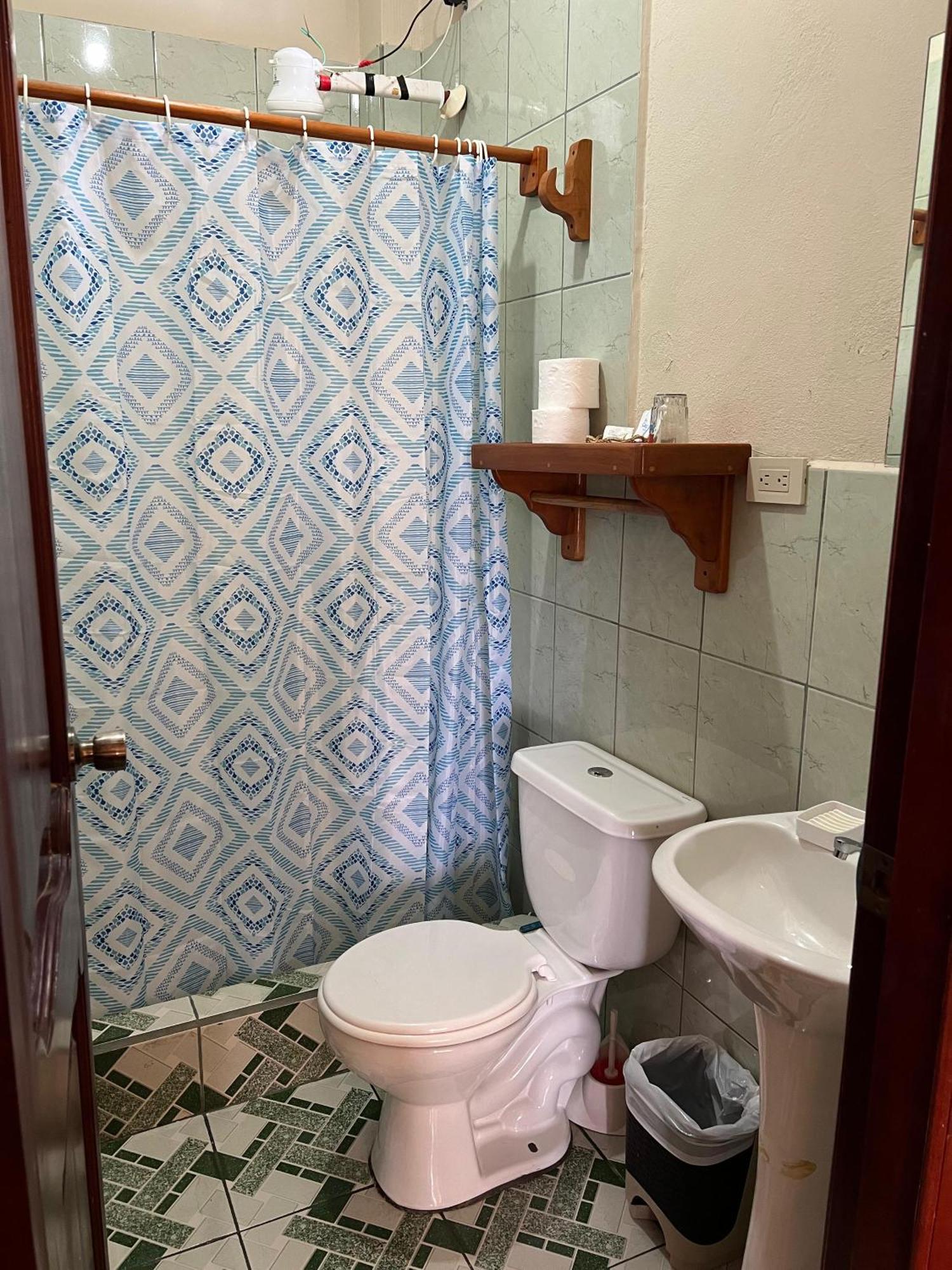 Hostal Cattleya Puerto Baquerizo Moreno Zewnętrze zdjęcie