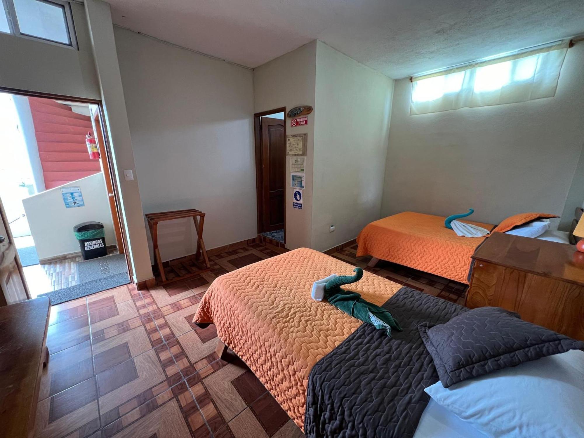 Hostal Cattleya Puerto Baquerizo Moreno Zewnętrze zdjęcie